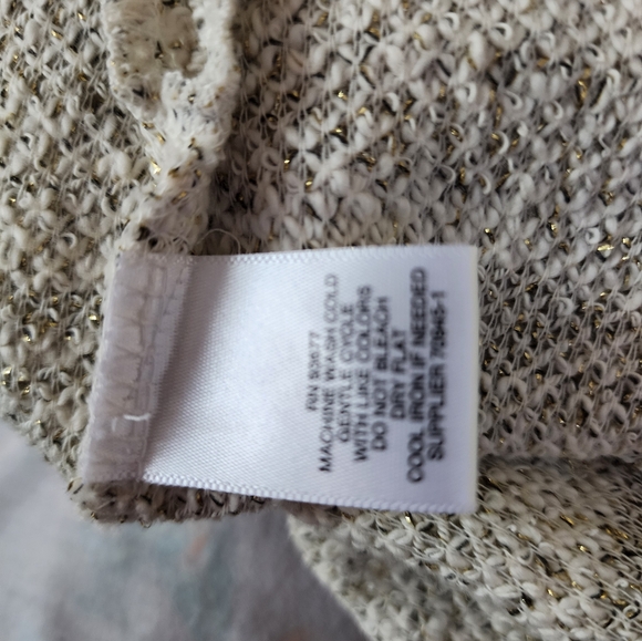 Liz claiborne Knit Tunic with a shiny gold thread. New without a tag . - Picture 6 of 6